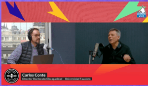 A la derecha de la pantalla se ve a Carlos Conte hablando. A la izquierda a Gustavo Fulco, con auriculares y micrófono. Debajo, el Logo de BCN Radio